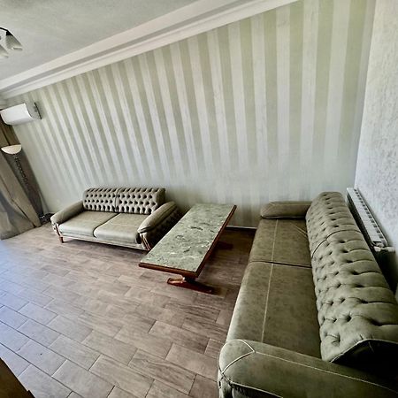 David Apt 1A Batumi Luaran gambar