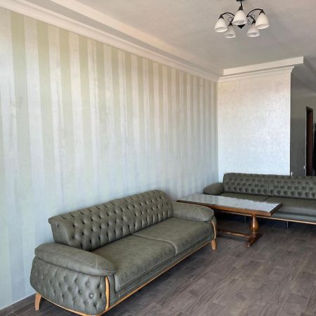 David Apt 1A Batumi Luaran gambar