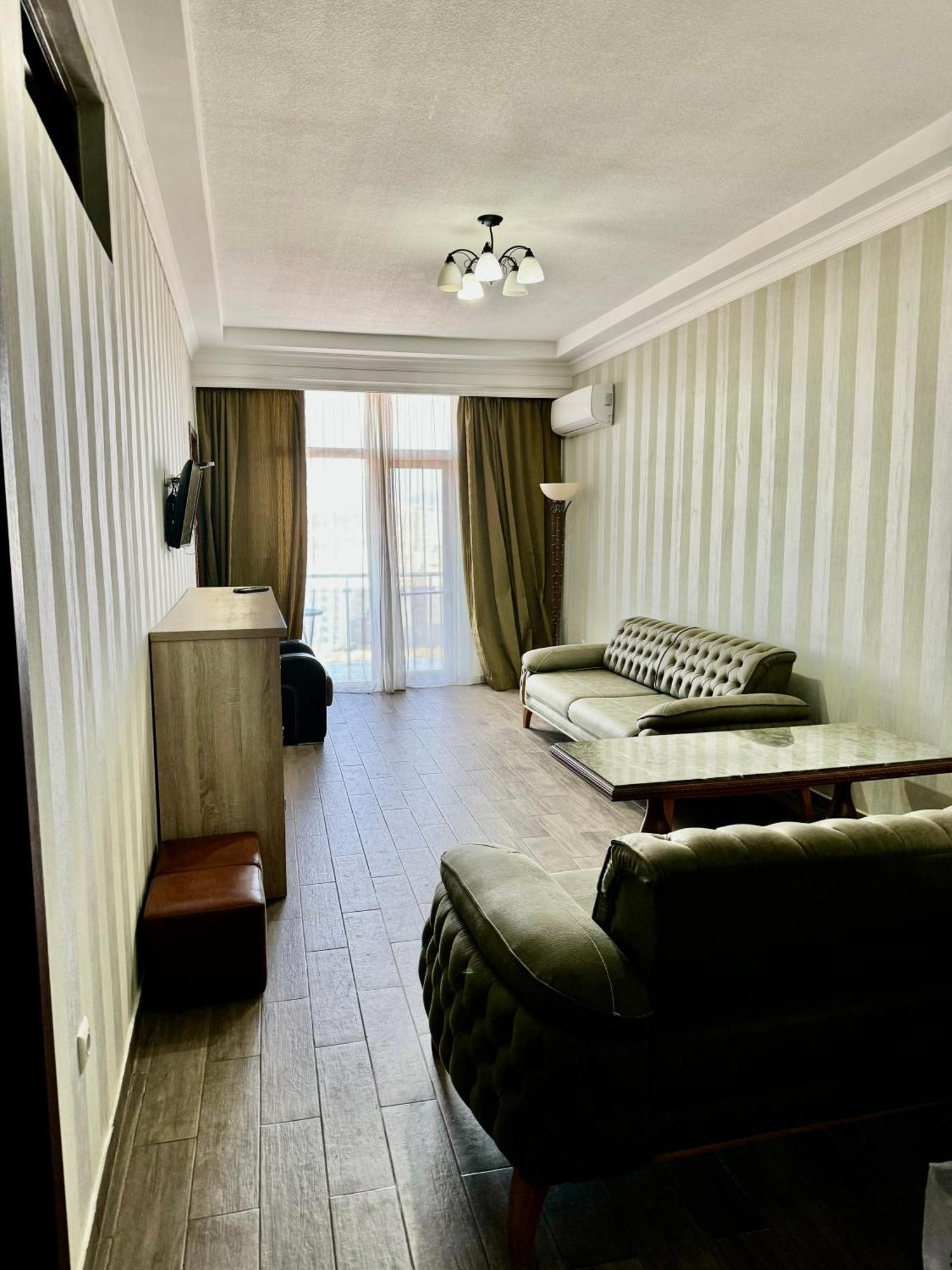 David Apt 1A Batumi Luaran gambar